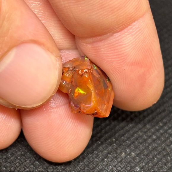 Natural Mexican Fire Opal Specimen Prism With An Array Of Natural Shapes - Picture 3 of 10